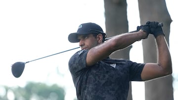 The Englishman has caught fans’ attention on the PGA Tour, wearing gloves on both hands and using iron covers.